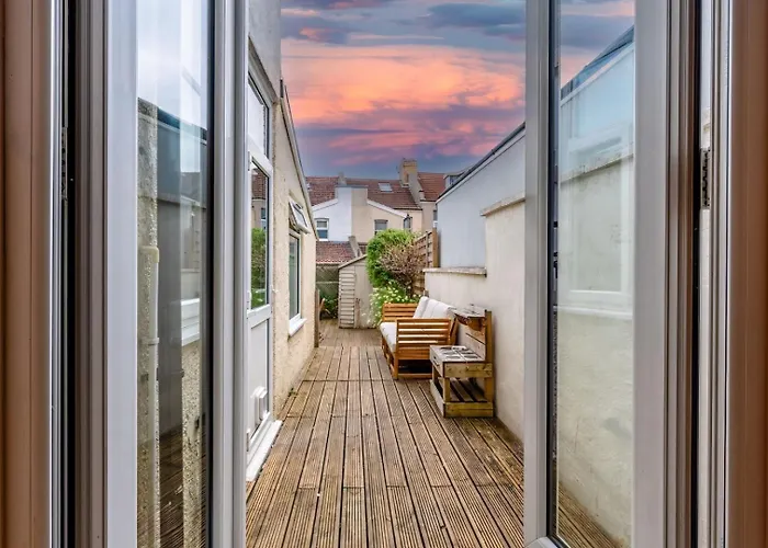 Family & Pet-Friendly Bristol Home, Near Park