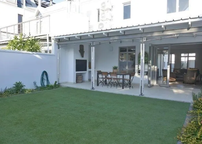 19 Van Wijk Franschhoek Central