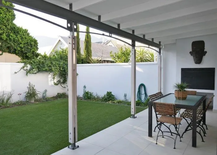19 Van Wijk Franschhoek Central