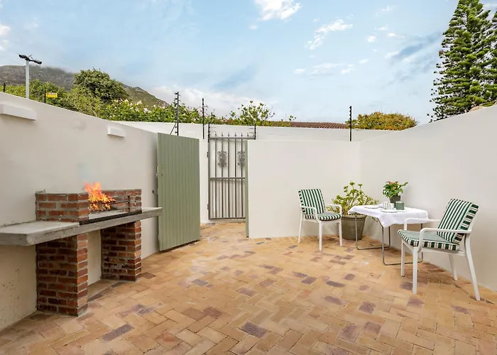 1 Bed 3 Min Walk To Beach With Private Bbq And Parking Hout Bay