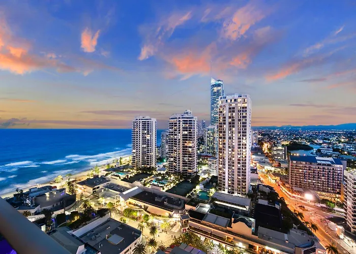 H'Residences 2 Bedroom Unit - Ocean & City Views, Lvl 22! Gold Coast