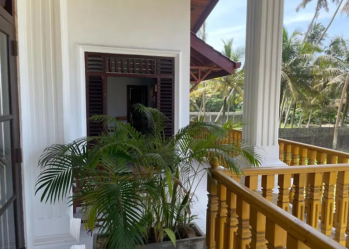 Surfing Bay Beach House Weligama