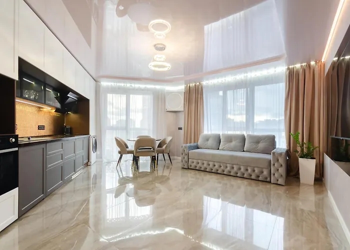 Ввв! 20-200 Kvartet 2-Bedroom, Vasyl Lypkivskyi 16G, Kyiv, Railway Station, Metro Nearby, Fantastic City View, 15 Kw Backup Power, Petrovdom Apartment