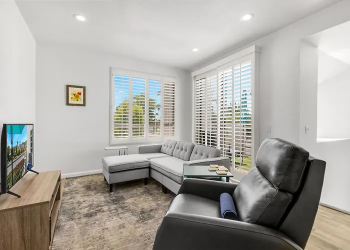 Villa Modern & Uncluttered Palm Springs