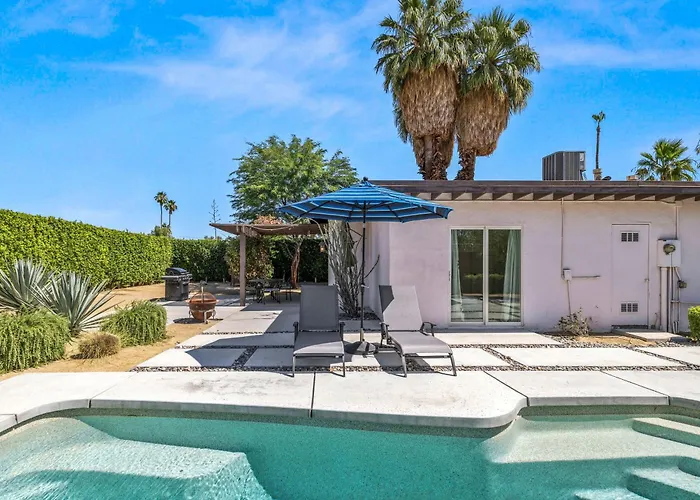 Cozy Desert Bungalow Palm Springs