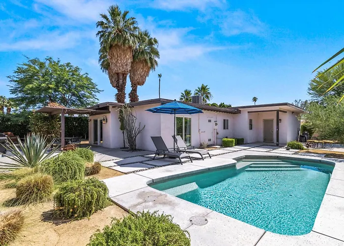 Cozy Desert Bungalow Palm Springs