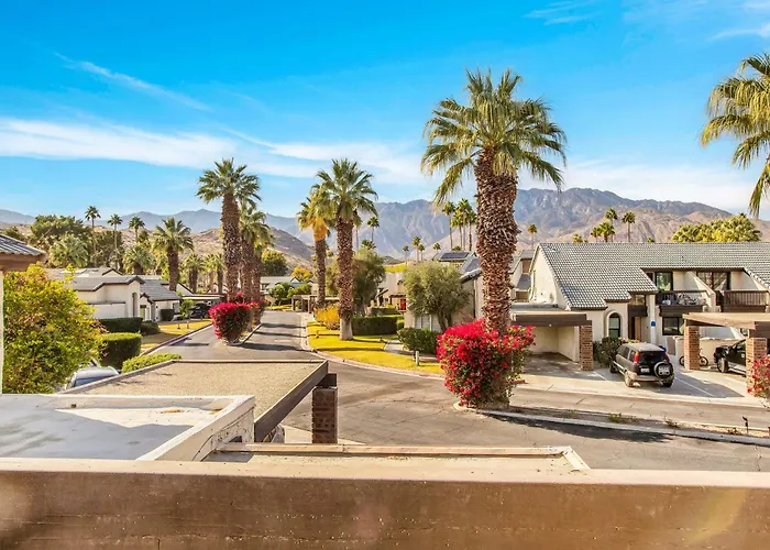 Desert Blue River Retreat Palm Springs