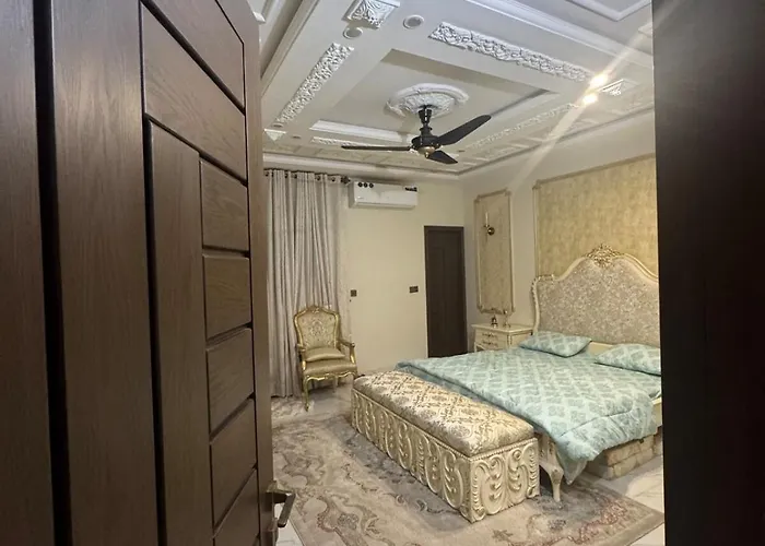 Ferienwohnung The Spot Lahore
