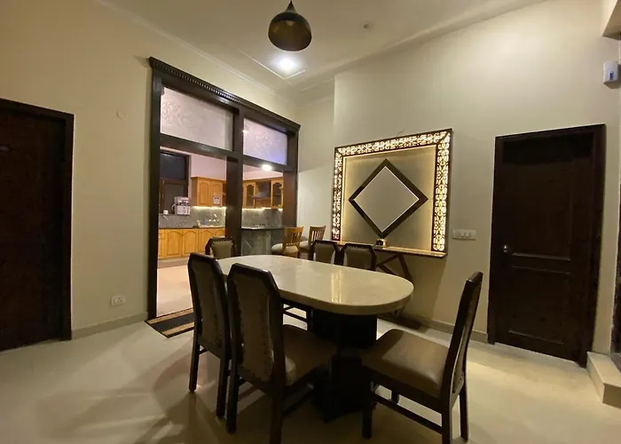 Chansal Sky Ashirwad - Noida Jāmb