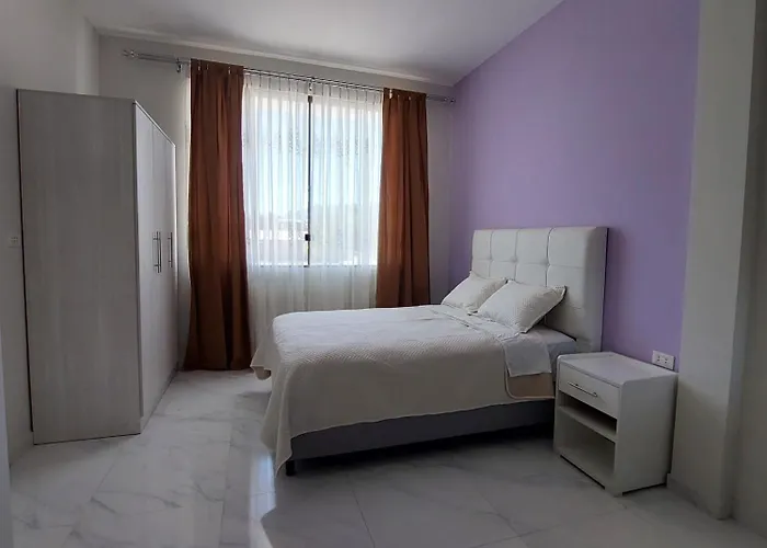 Ferienwohnung Amplio Departamento En Tarija Con Terraza Y Garaje