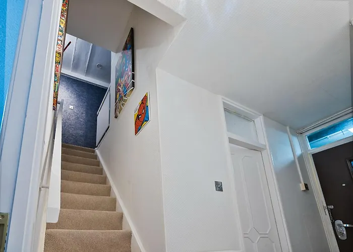 Central London Base 3Br Sleeps 8 Family Friendly