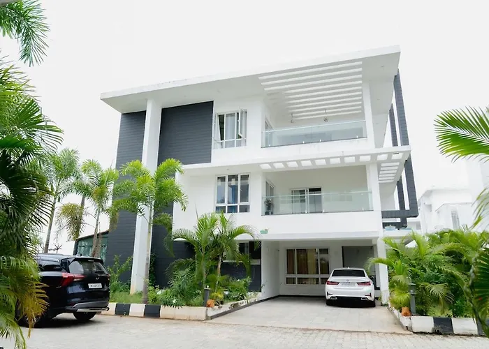 Luxury 4Bhk Villa With Party Hall Chennai
