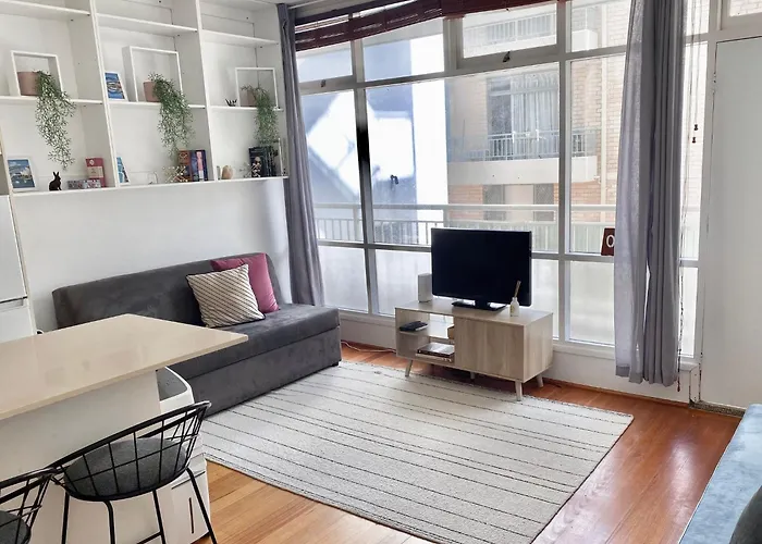 Stylish Bondi Beach Unit - 250M To The Sand Sydney