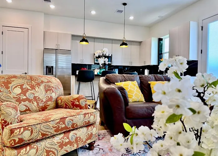 Centrally Located Cozy Getaway Houston