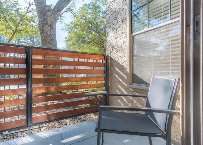 Boulevard Stays Tranquil 1Br King Suite Pool Gym Parking 04 Dallas