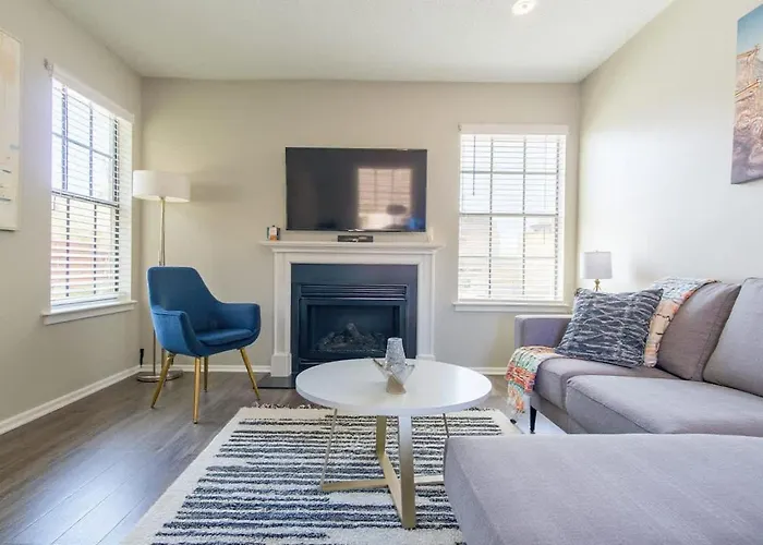 Boulevard Stays Tranquil 1Br King Suite Pool Gym Parking 02 Dallas