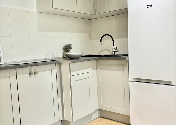 Studio Obok Metra! Apartamenty Loftwola Warschau