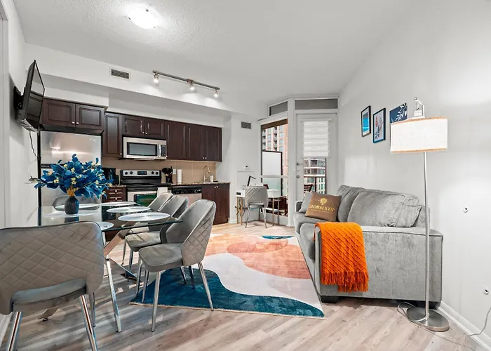 Superior 1Bd & Den Apartment With Balcony Toronto