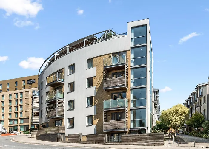 Luxury Apartment - Balcony - Prime Location - Sleeps 5 Hove