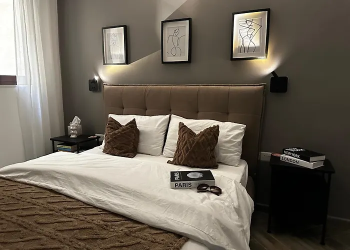 Luxury 3 Bed Apartment With Large Outdoor Pools And Gardens Qala