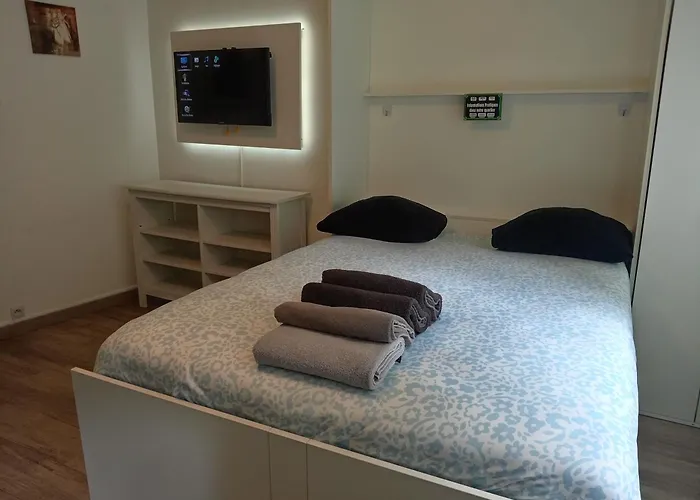 Studio Elysee Miromesnil Paris