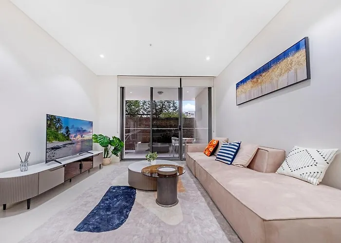 Stylish Homebush 1Br Plus Study With Pool Access Sydney