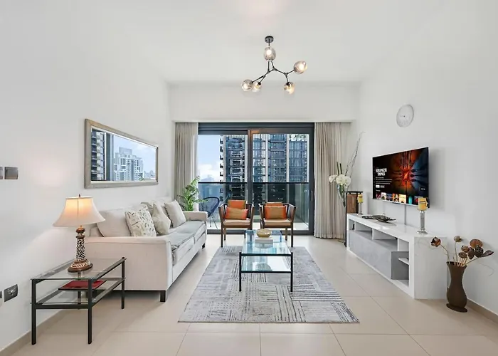 Ferienwohnung Stylish 2Br Downtown Dubai