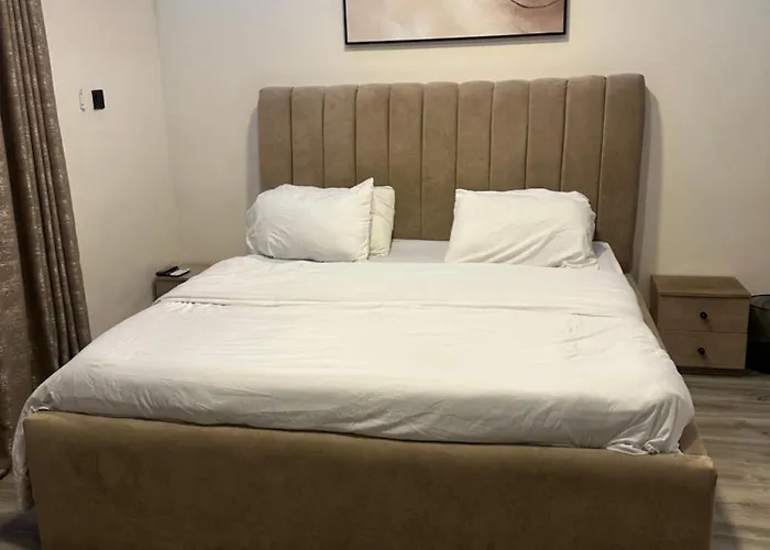 Cozy Modern 3 Bedroom Penthouse Lekki