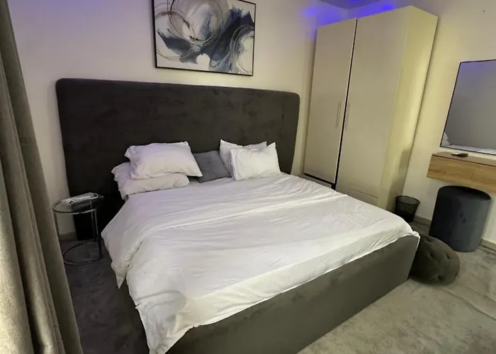 Cozy Modern 3 Bedroom Penthouse Lekki
