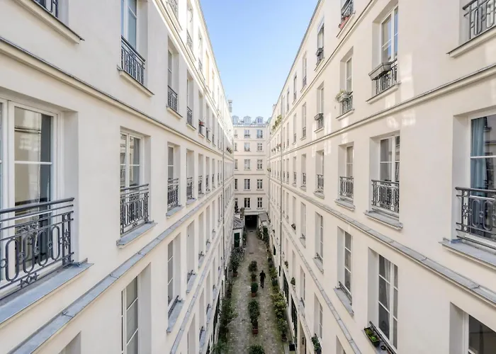Rumeli - 1 Chambre Et Terrasse A Drouot Paris