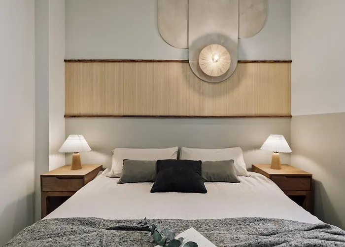 Semuc - 2 Bedrooms, Office And Balcony In Eixample Dreta Barcelona