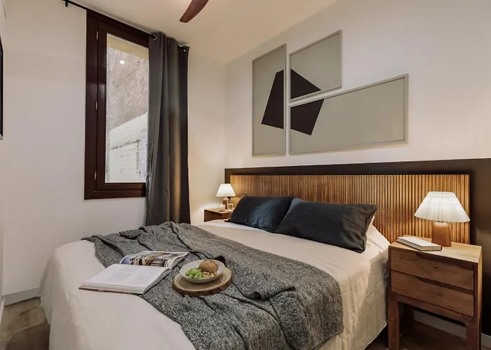 Chuck - 2 Bedrooms And Balcony In Sant Antoni Barcelona