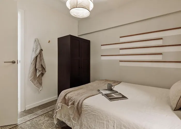 Poblet - 2 Bedrooms And Balcony In Poblenou Barcelona