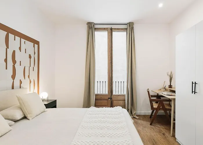 Velino - 4 Bedrooms And Office In Sant Antoni Barcelona