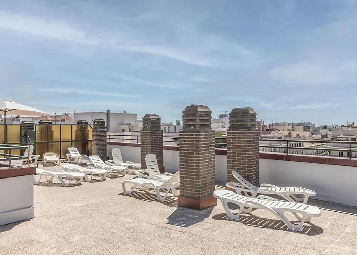 Beraldi - 1 Bedroom And Shared Pool In Trafalgar Madrid