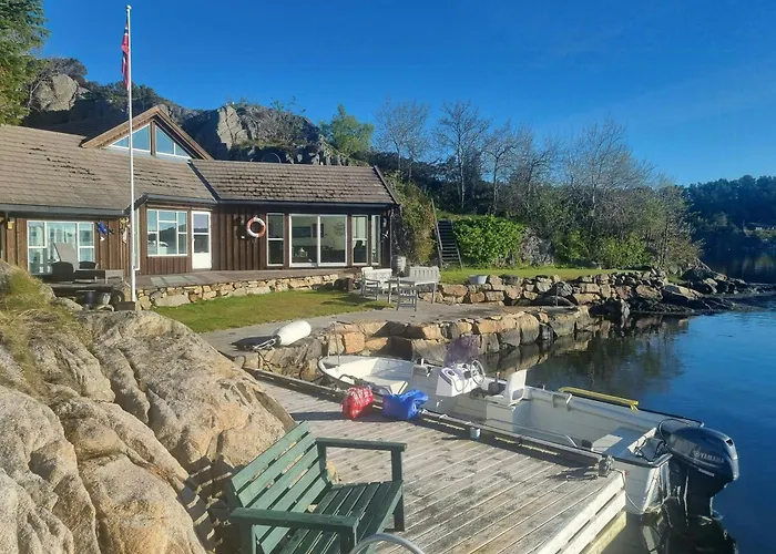 Seaside Cabin With Views Of Nordfjorden Mandal