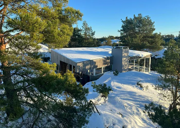 Architect-Designed Cabin With Fjordviews Risør