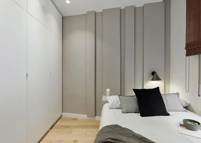 Gaudi - 3 Bedrooms And Terrace In Sant Gervasi Barcelona