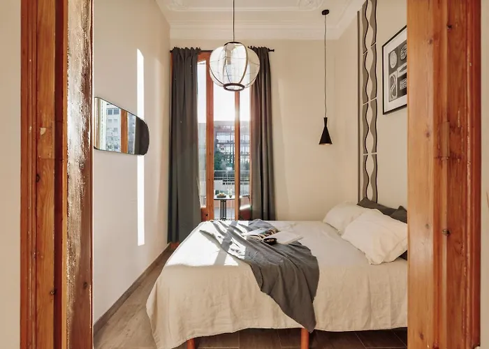Kusku - 3 Bedrooms And Balcony In Eixample Dreta Barcelona