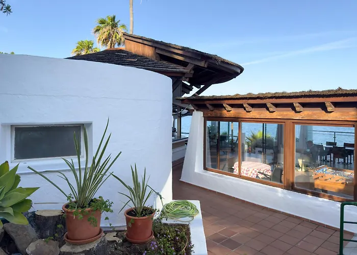 Dominion Beach Apart Estepona