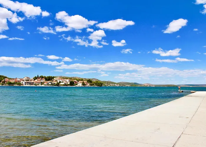 Apartments With Parking Spaces Bilice, Krka - 24275 Šibenik