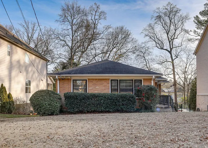 2 Mi To Midtown: Chic Apartment In Atlanta!