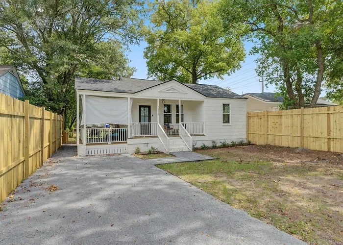 The Artist Finesse & Fun 2 Bedroom Charleston