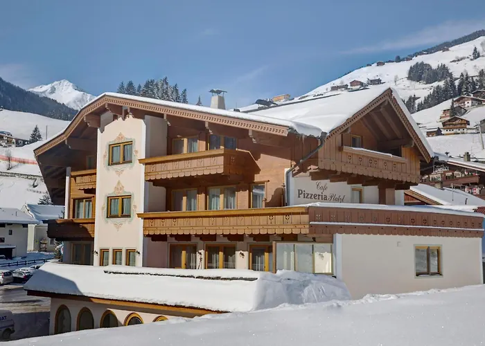 Aparthotel Dorfplatzl Garni Apartments & B&B Tux