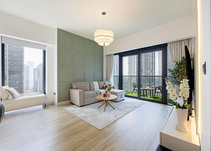 Ferienwohnung Brand New 2Br In Downtown 5 Min Walk To Burj Khalifa Dubai