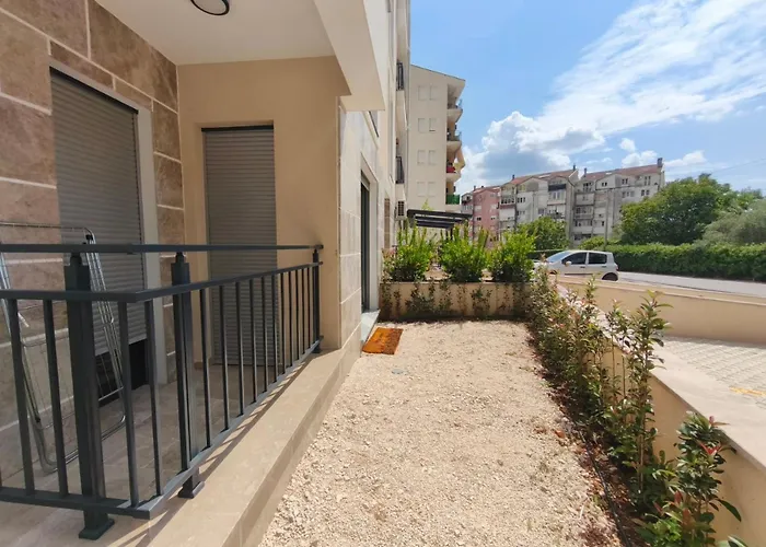Ferienwohnung Bijela,Dvosoban Stan,Sa Dvoristem Herceg Novi