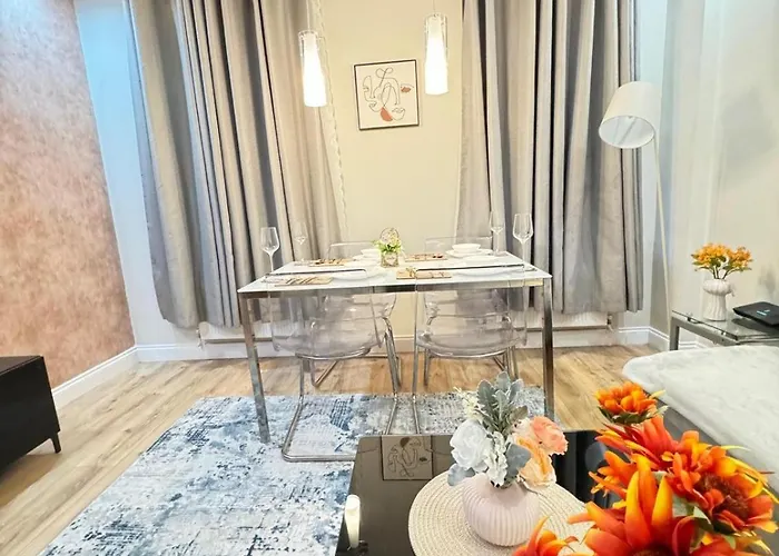 Hyde Park Three Bedroom Flat London