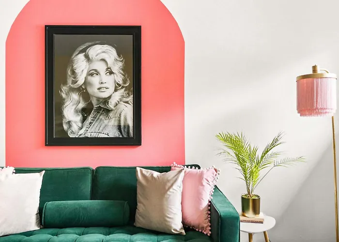 Amazing Dolly Apartment Nashville