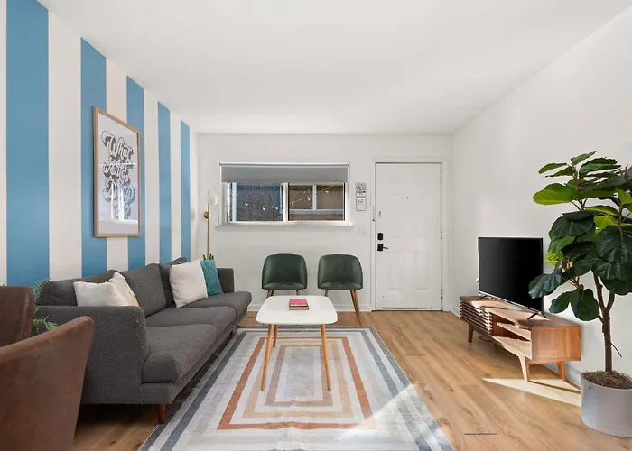 Trendy Apt On Music Row Walk To Dozens Of Bars Nashville