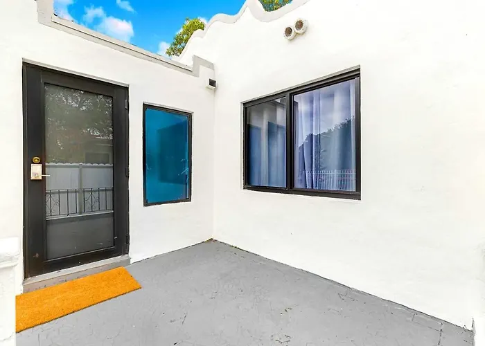 Villa 3Br Retreat With Pool And Fenced Yard - Near Wynwood Miami